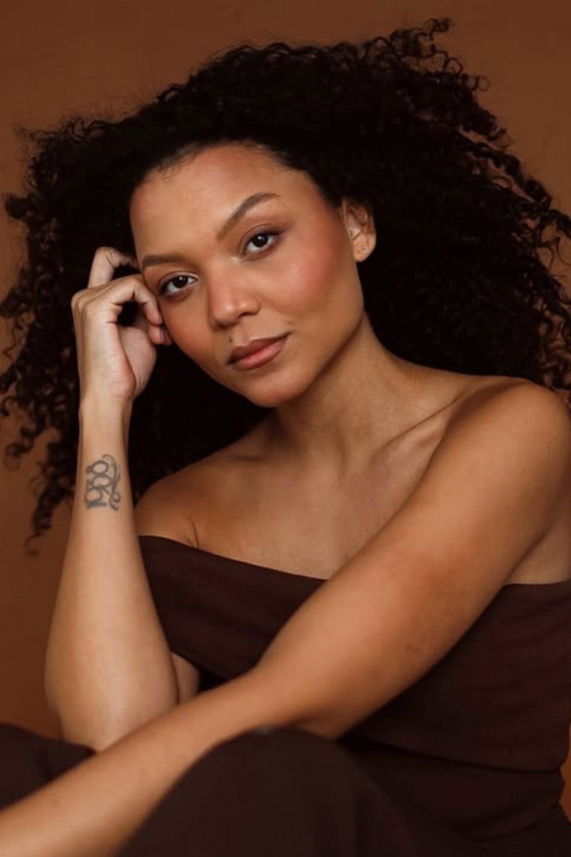 Kamila Amorim backdrop