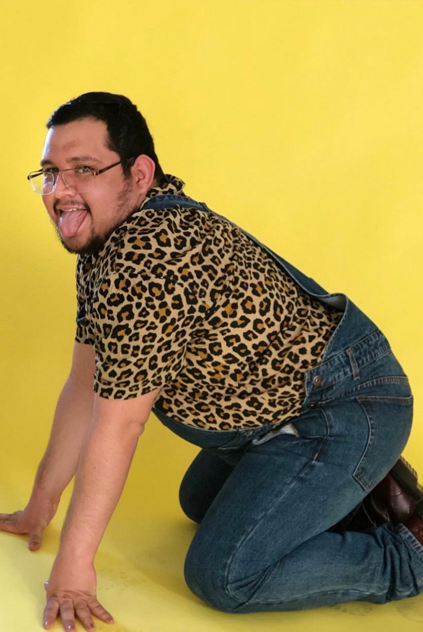 Mauricio Muñoz backdrop