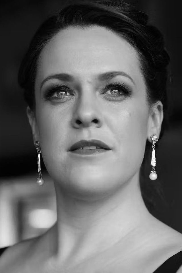 Gemma Summerfield backdrop