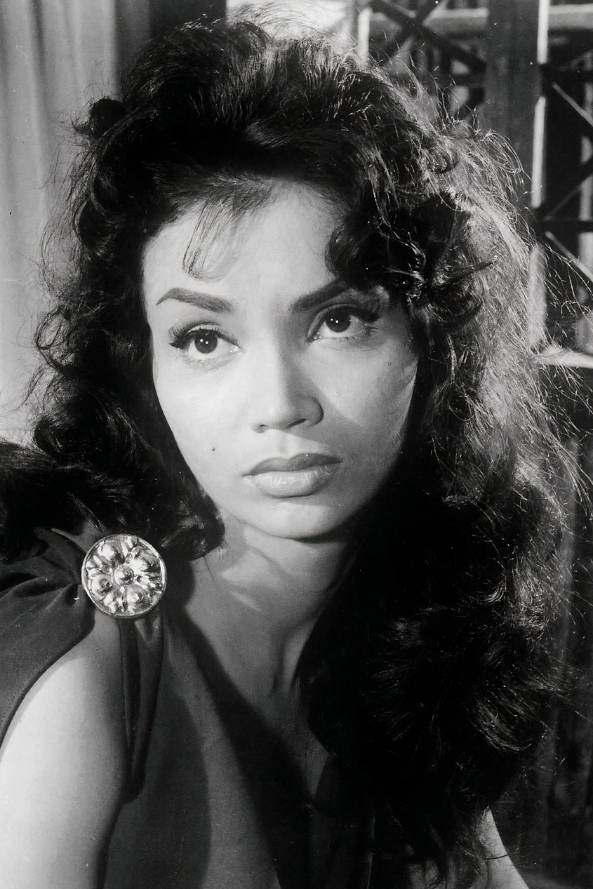 Chelo Alonso backdrop