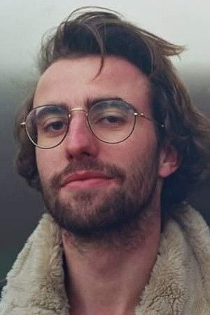 Théo Réveillaud backdrop