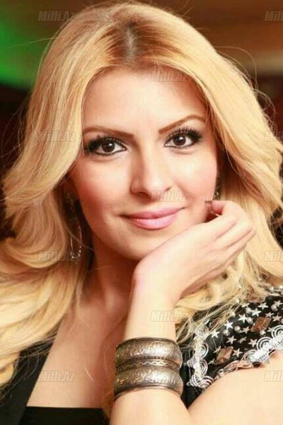 Aytən Əlizadə backdrop