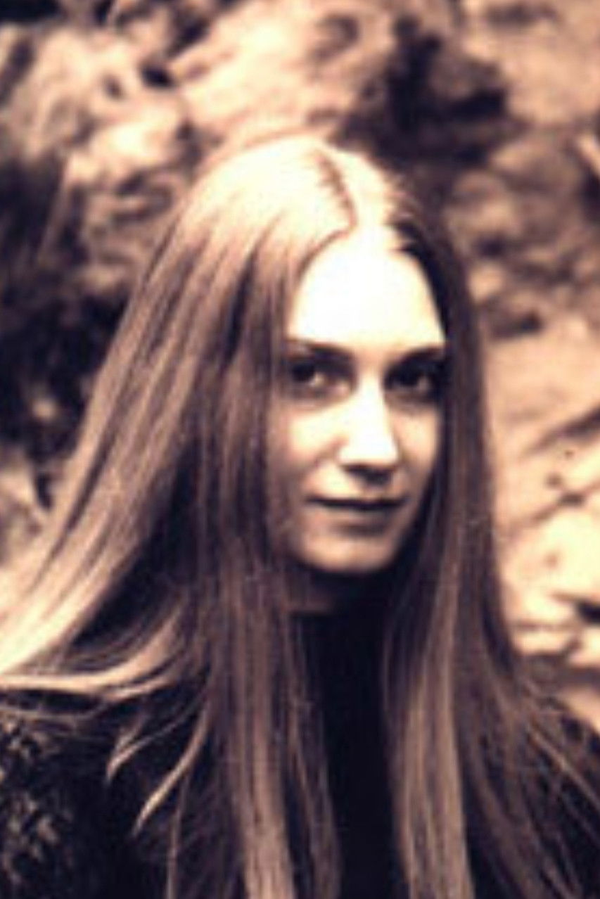 Nadine Mölter backdrop