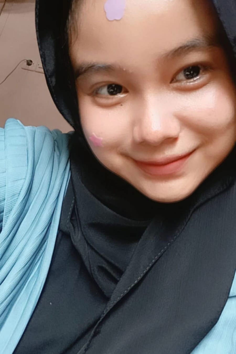 Zahira Zahara backdrop