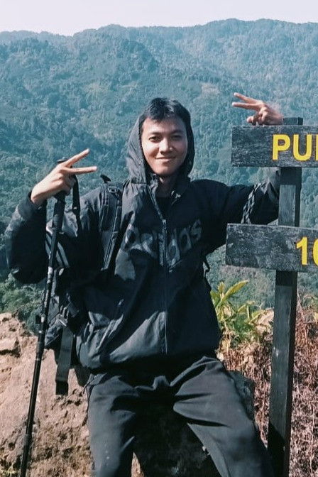 Ezra Faiq Wicaksono backdrop