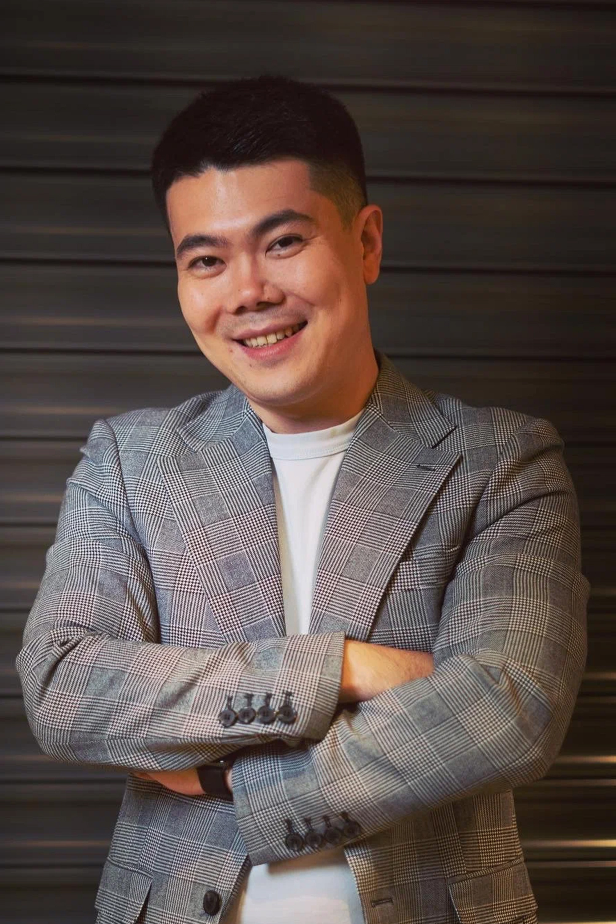 Nurtugan Muhambetzhanov backdrop