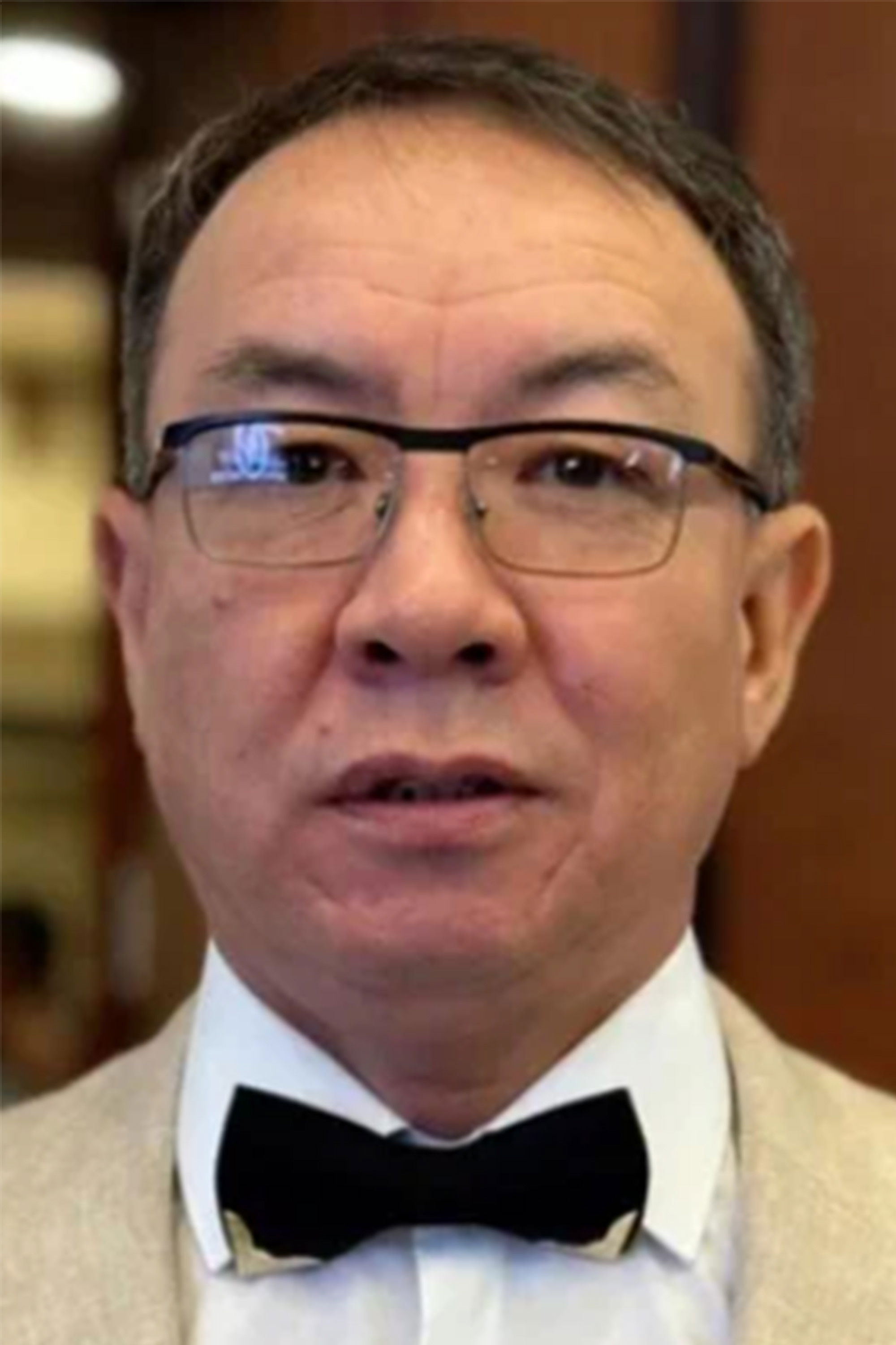 Adilzhan Shombalov backdrop