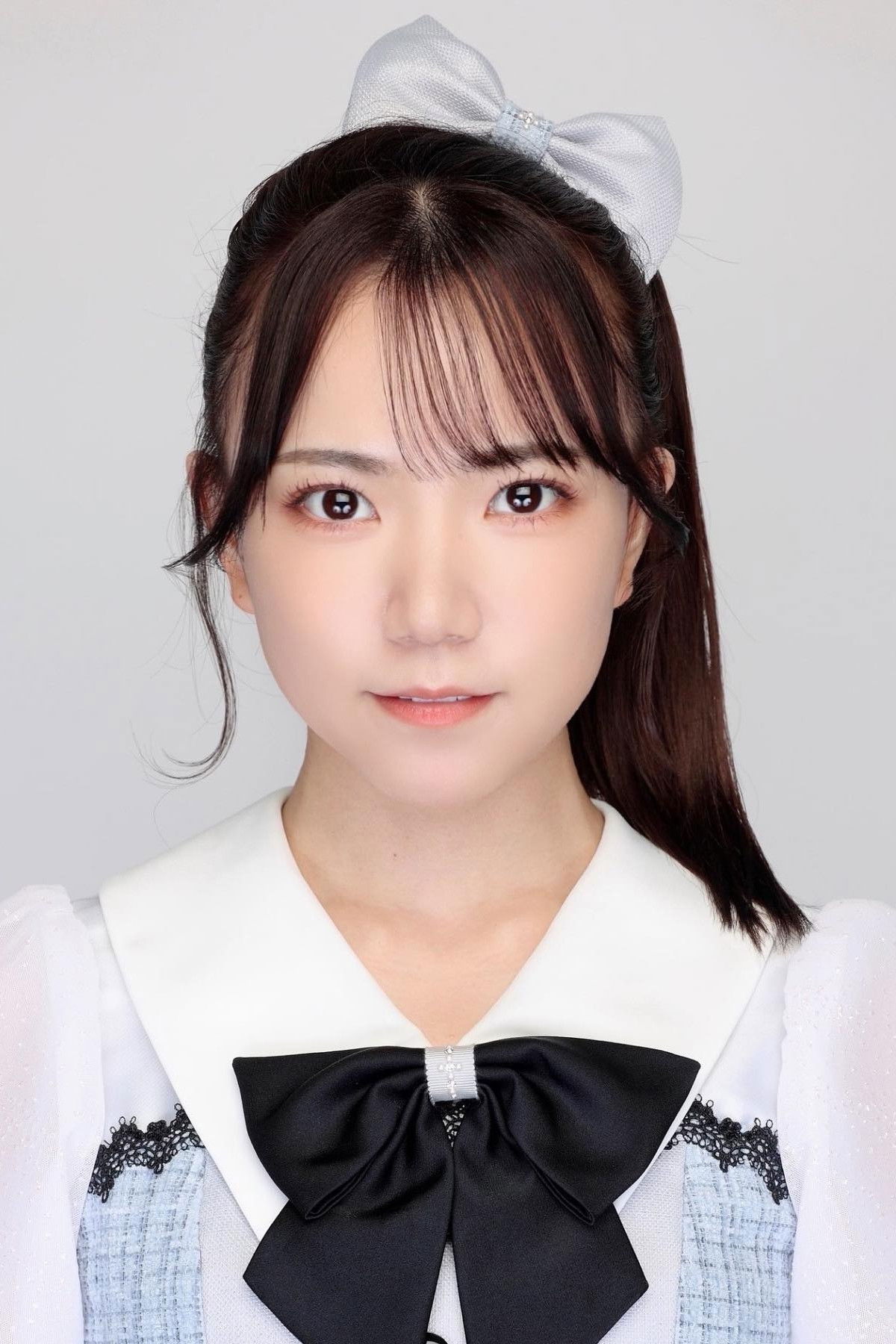 Shioka Ishizuka backdrop