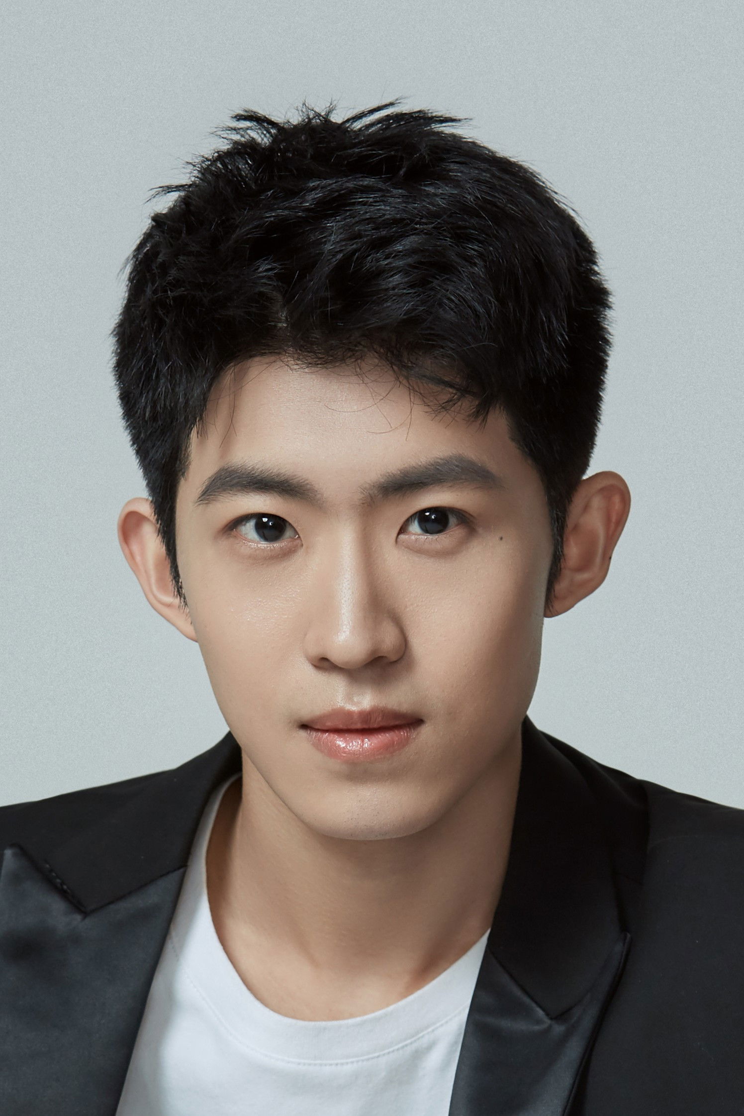 Zhou Xiaoyi backdrop