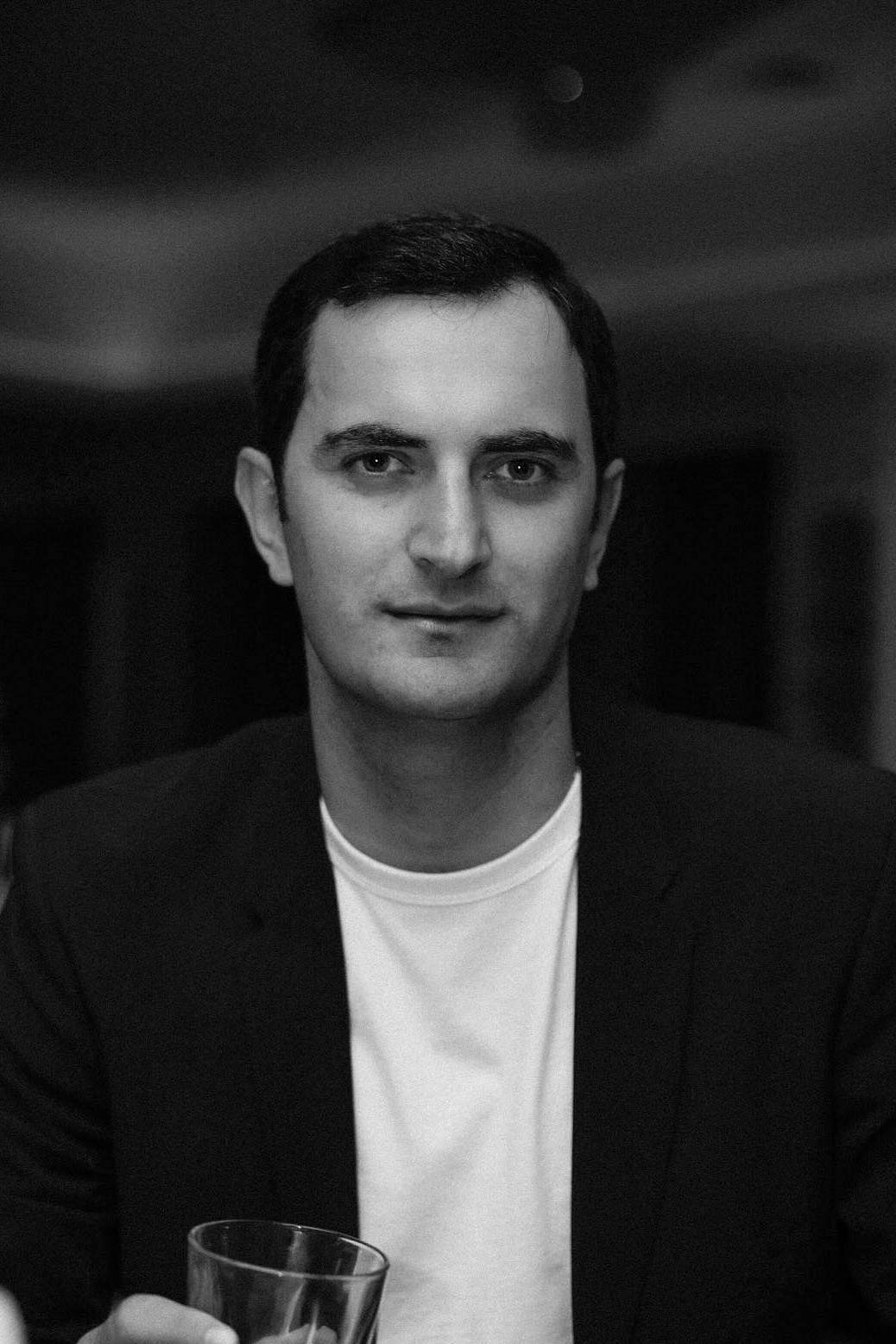 Gnel Ulikhanyan backdrop