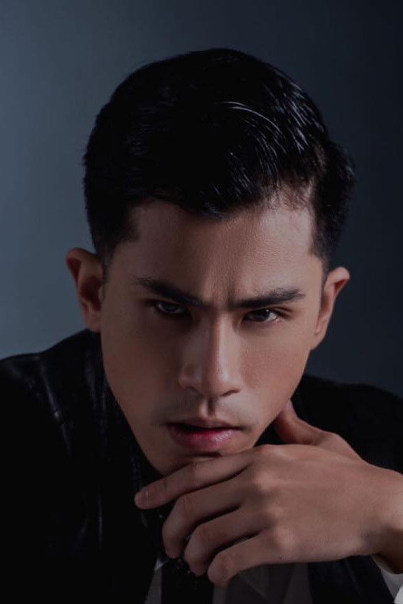 Zsin-Cheng Chen backdrop