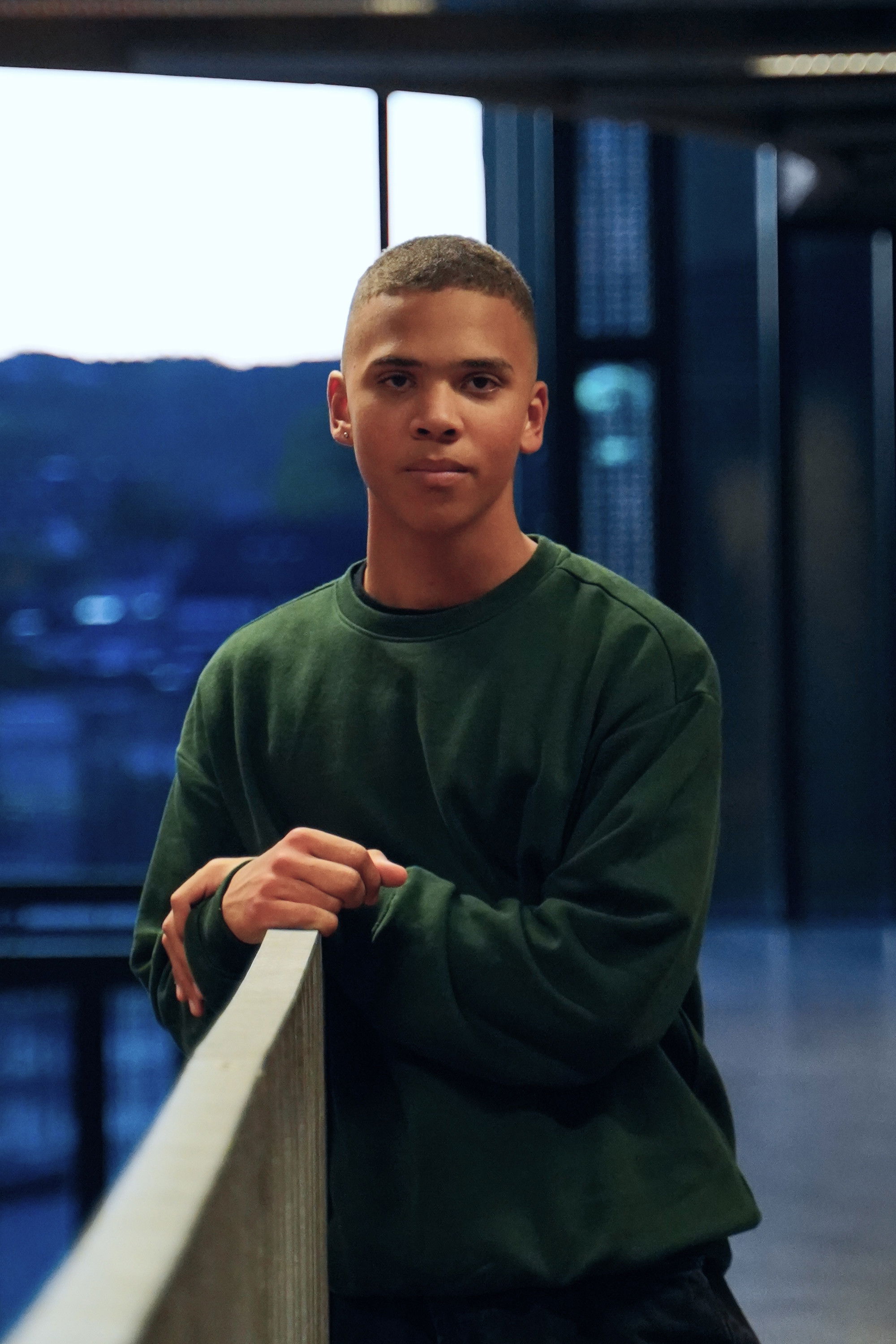 Theo Sundby backdrop