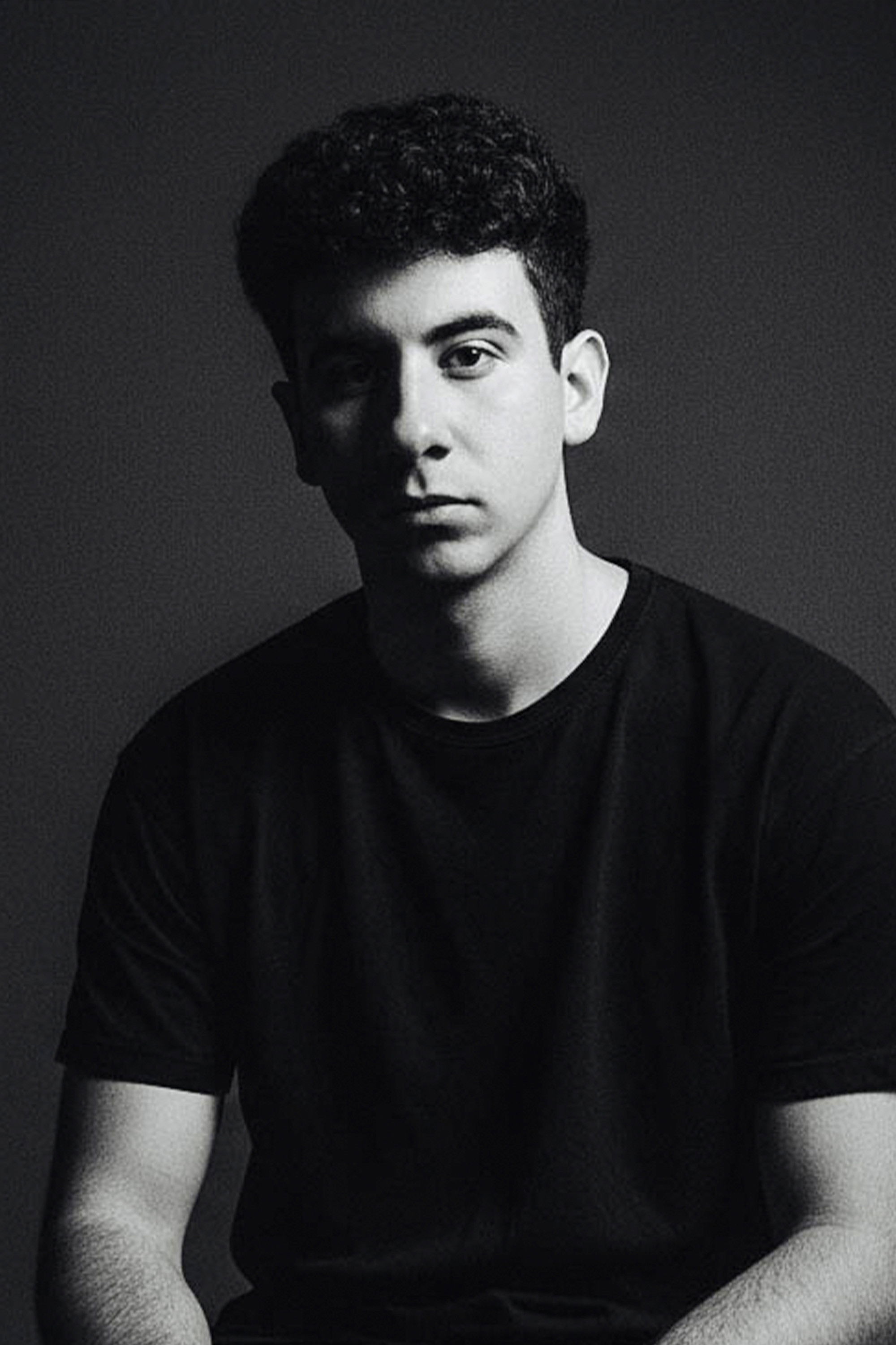 Martí Valentí backdrop