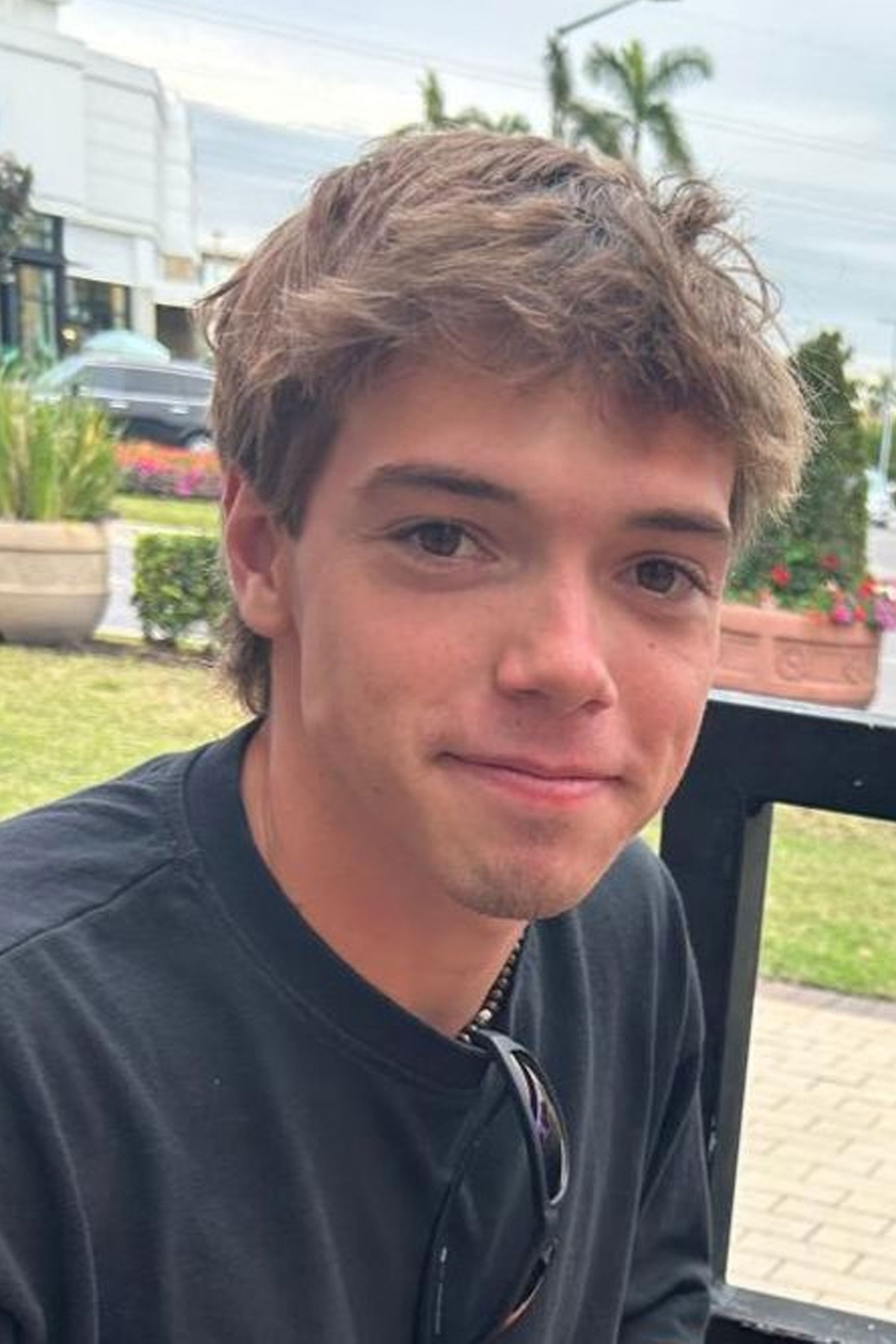 Maksim Damianoff backdrop