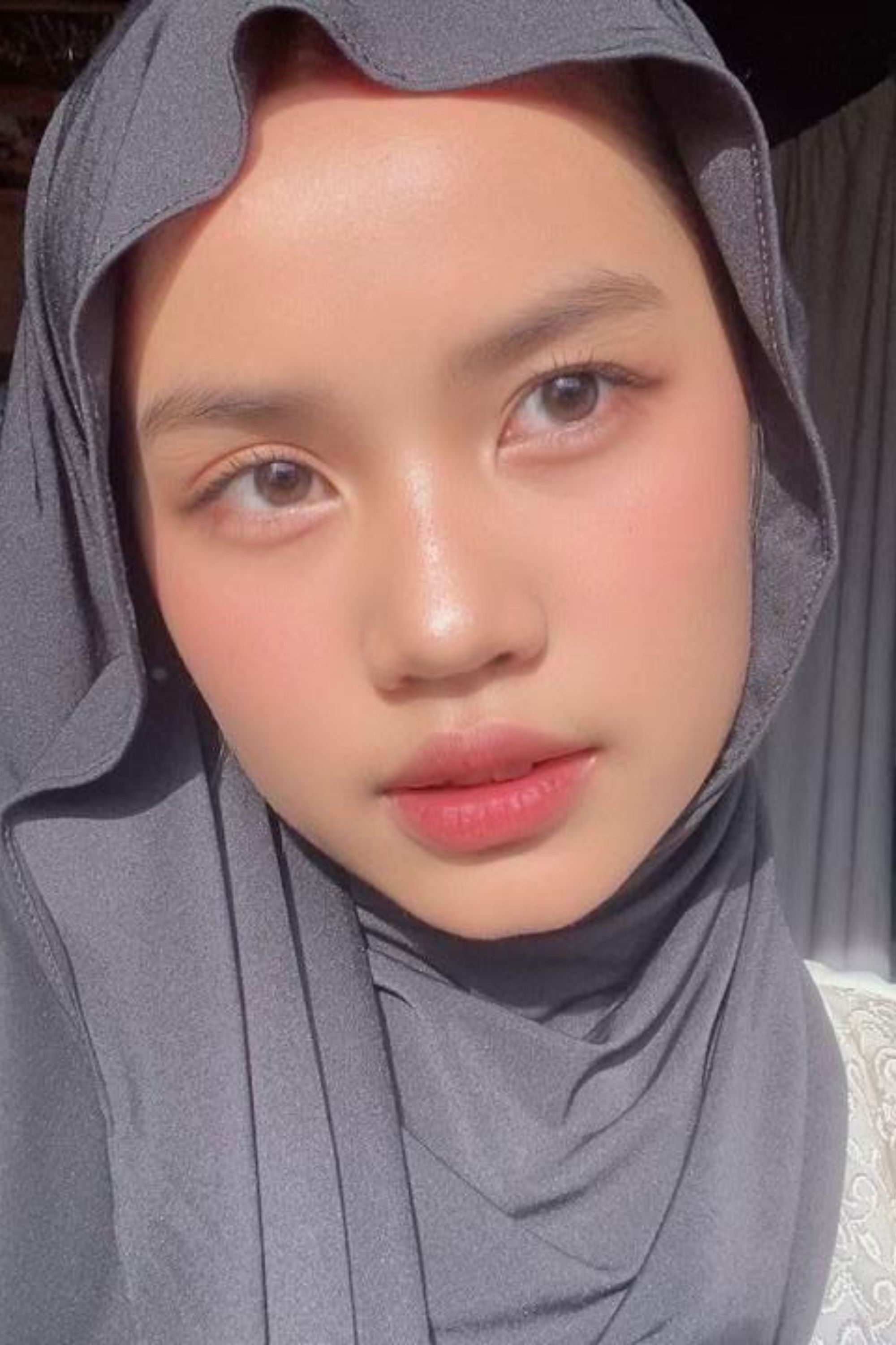 Aya Seontiani backdrop