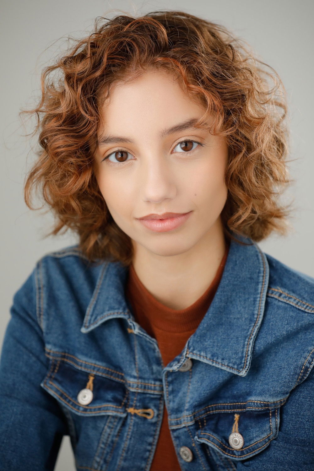 Isabel Roldan backdrop