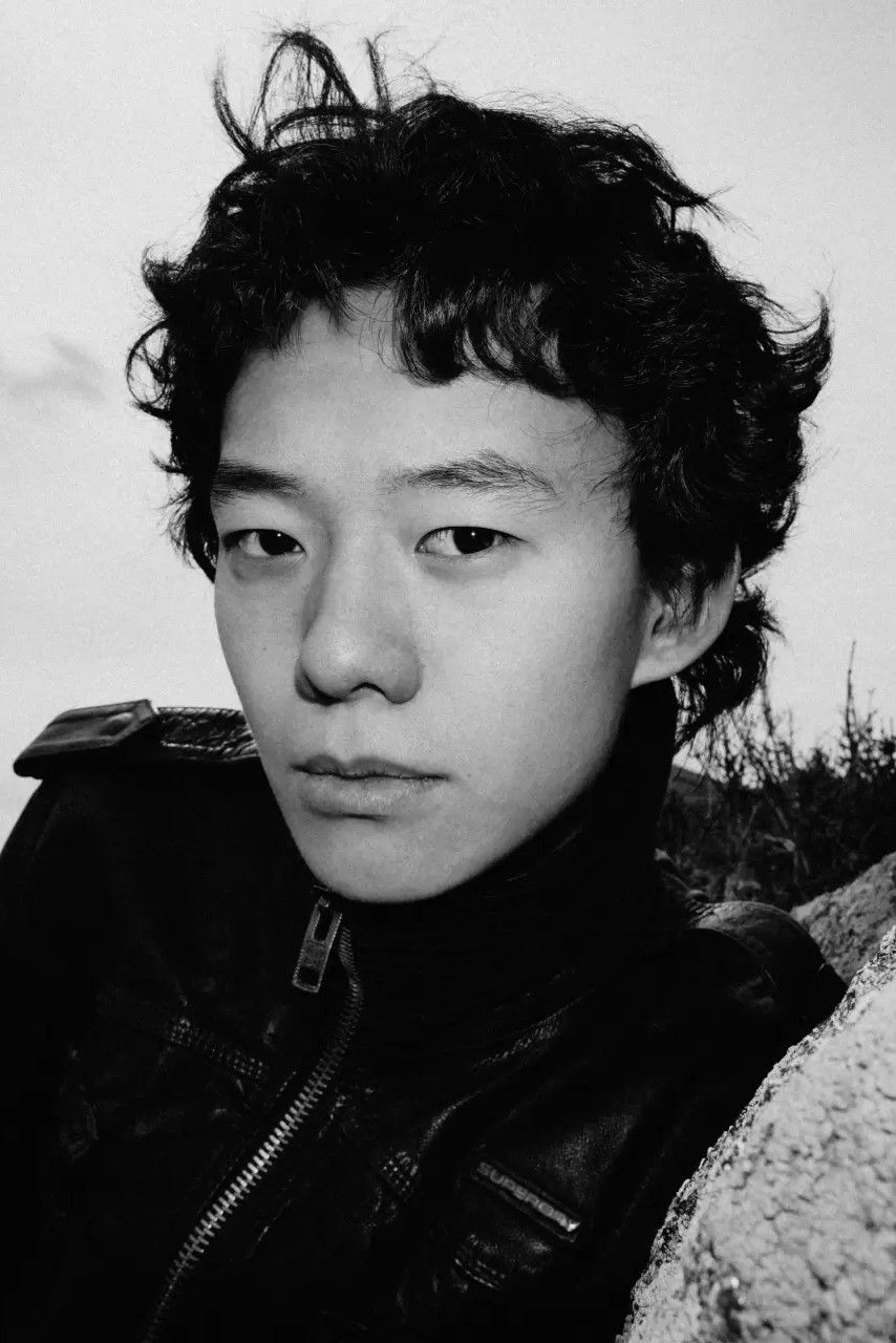 Qu Zhizheng backdrop