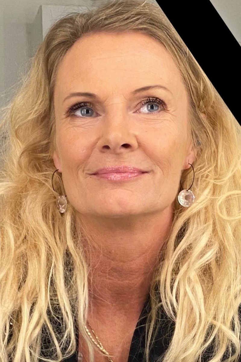 Anne Murillo backdrop