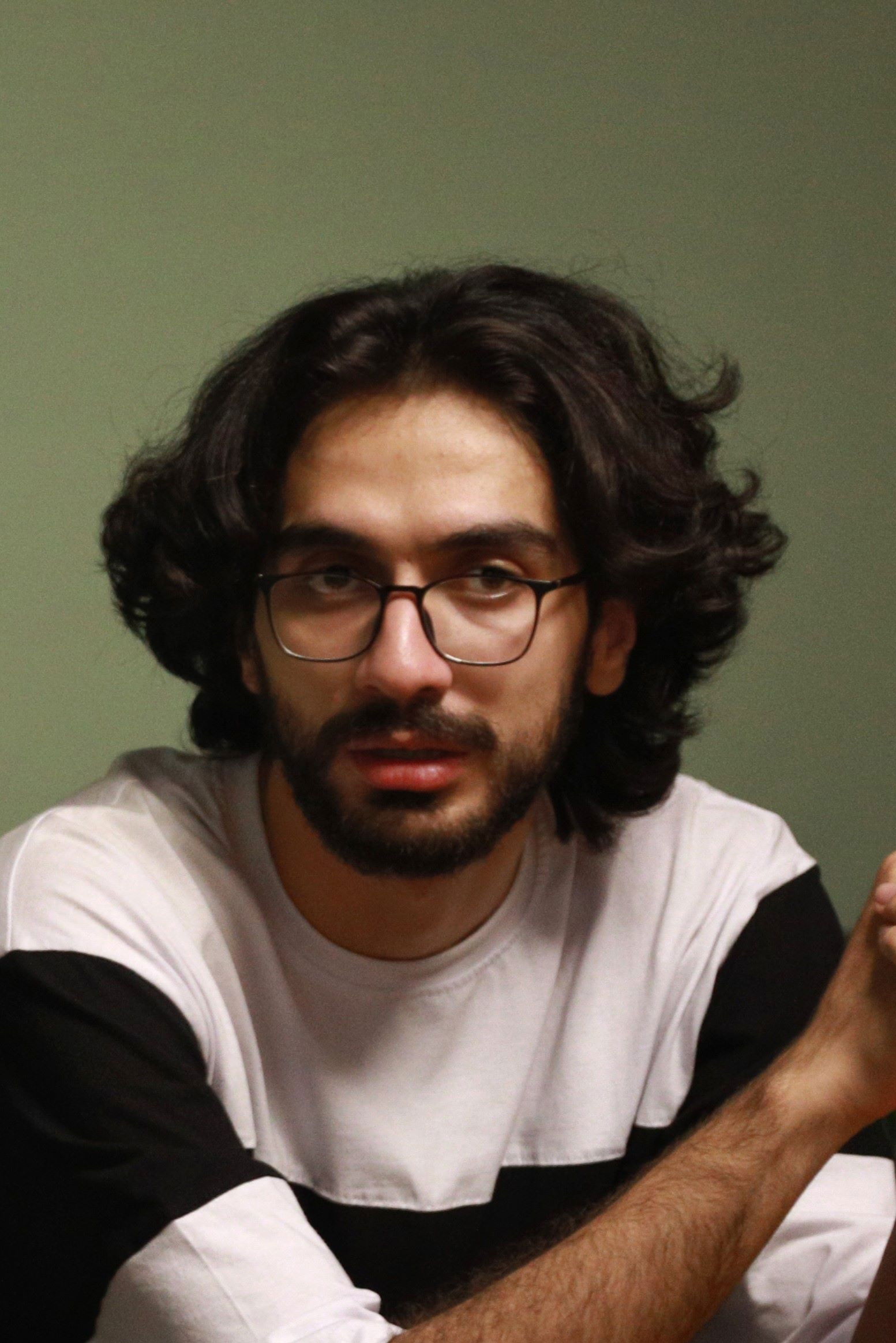 Misagh Karimi backdrop