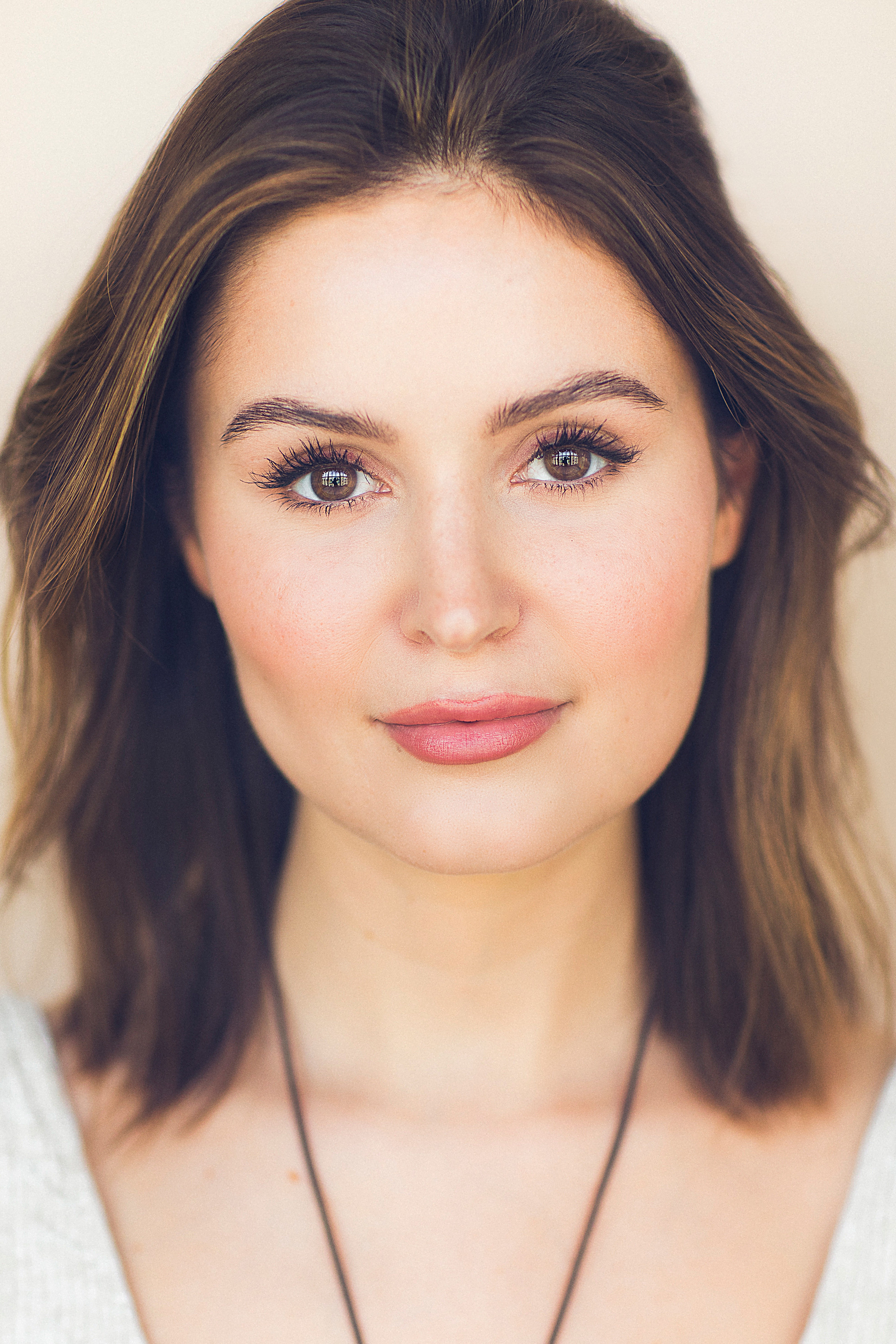 Anë-Mari Kenedi backdrop