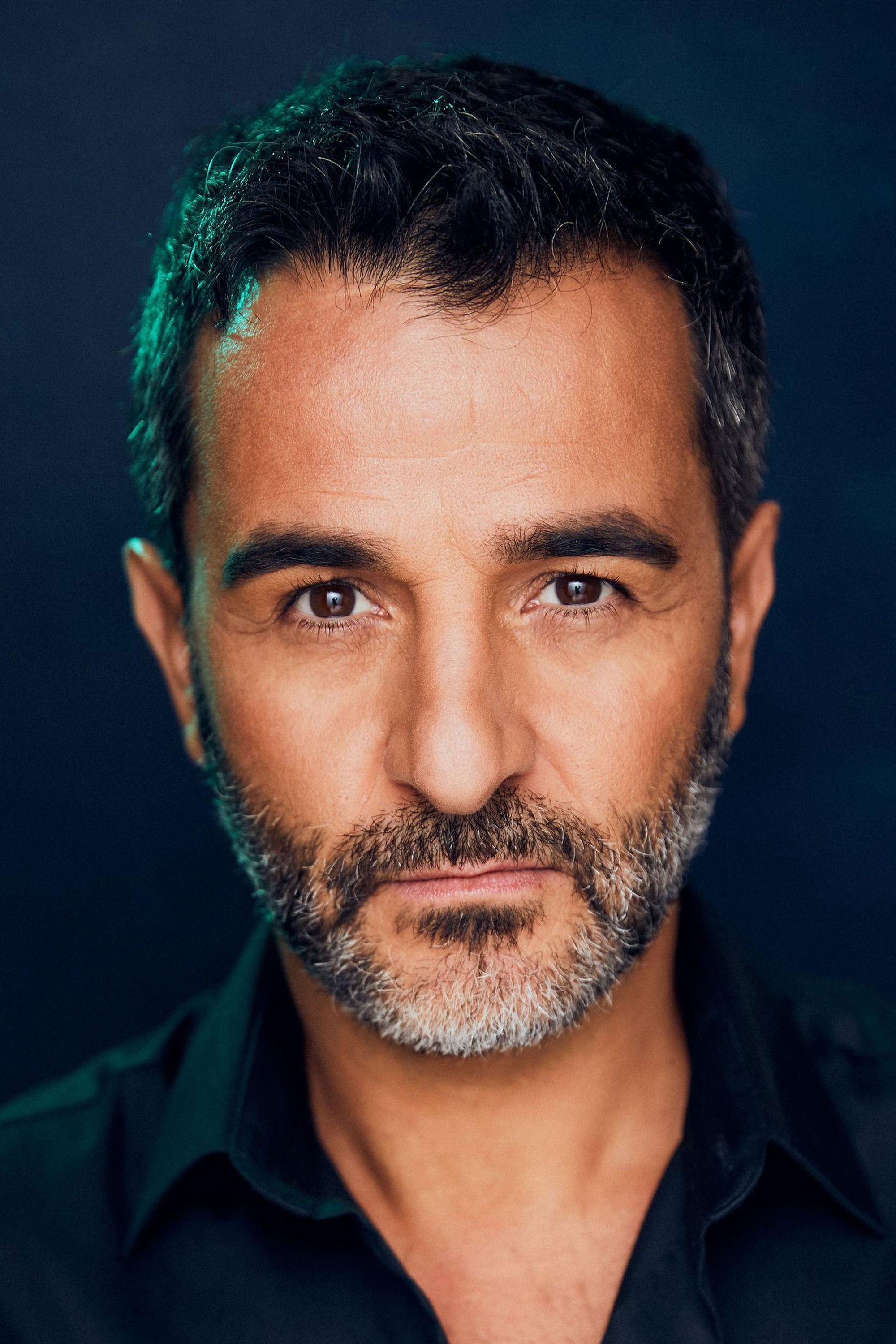 Aitor Martin backdrop