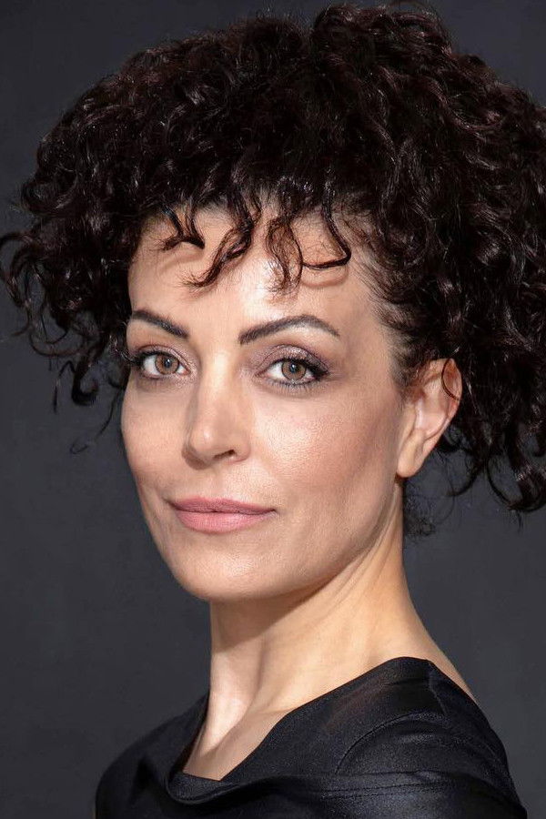 Nazan Bayazıt backdrop