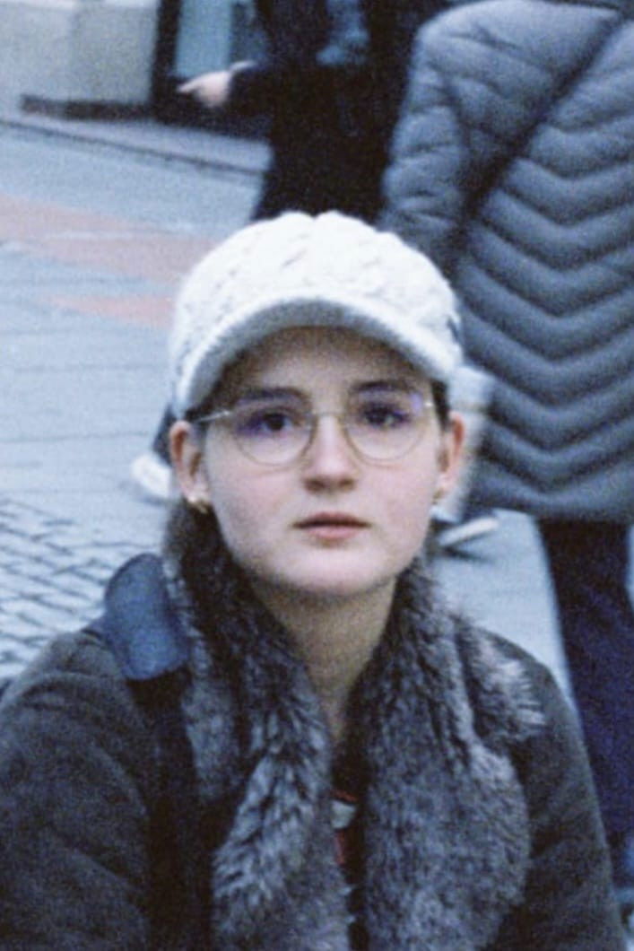 Iris Rotărescu backdrop