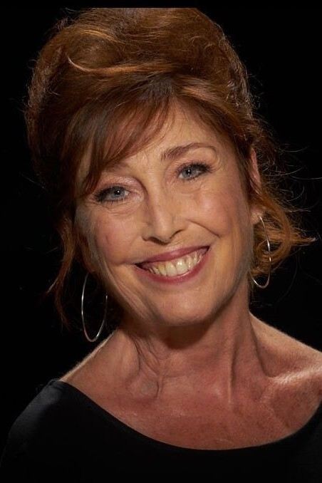 Veronika Forkë backdrop