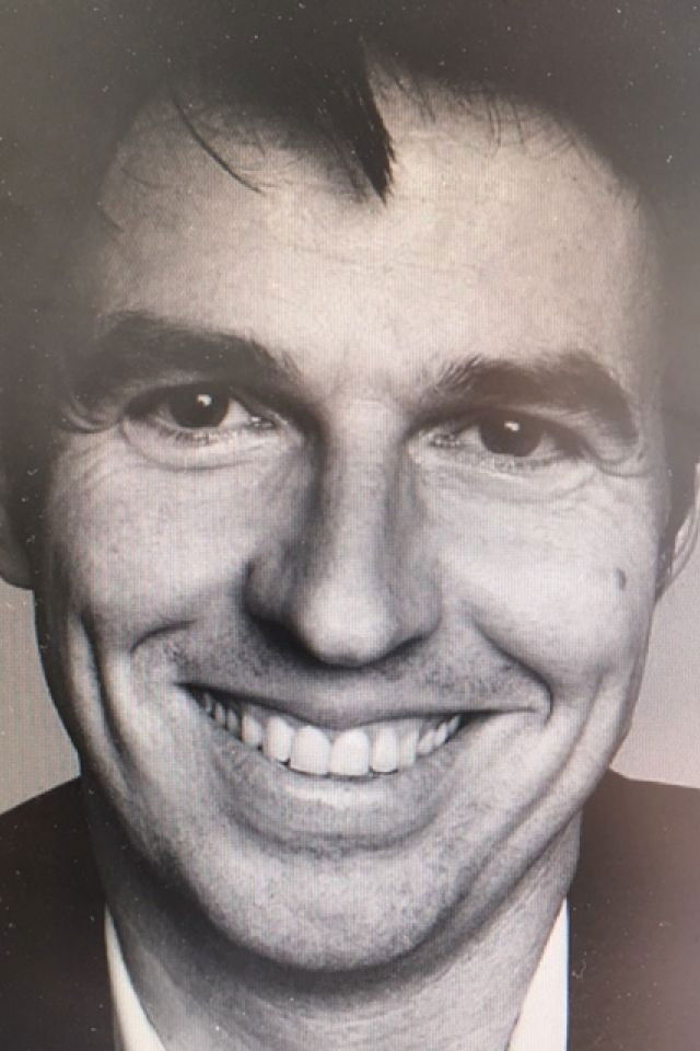 Matthias Frickel backdrop