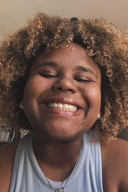 Mika Soeiro backdrop