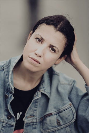 Morgane Housset backdrop