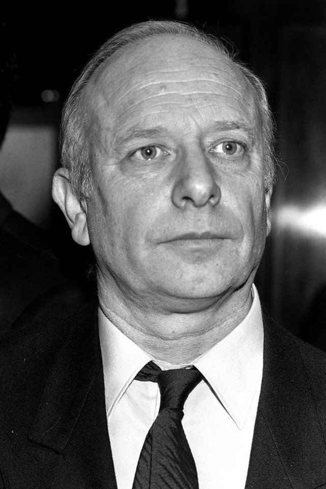 Manuel Summers backdrop