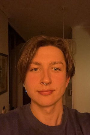 Toft Svedjeland backdrop