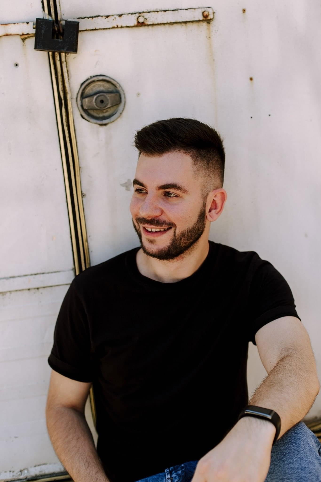 Denys Satanovskyi backdrop