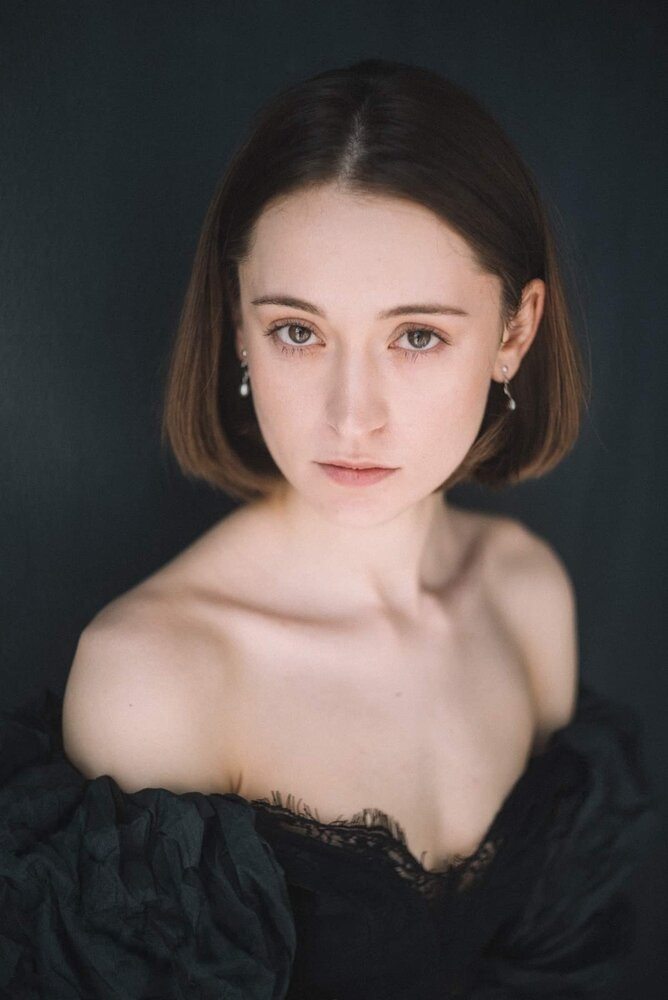 Дана Кузь backdrop