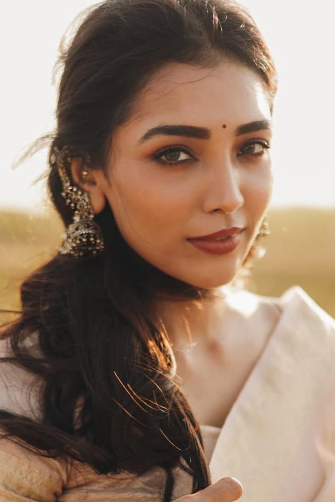 Sindhoori Vishwanath backdrop