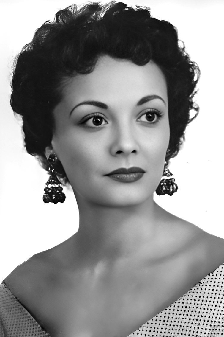 Louise Carletti backdrop