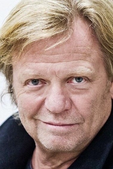 Maroš Kramár backdrop