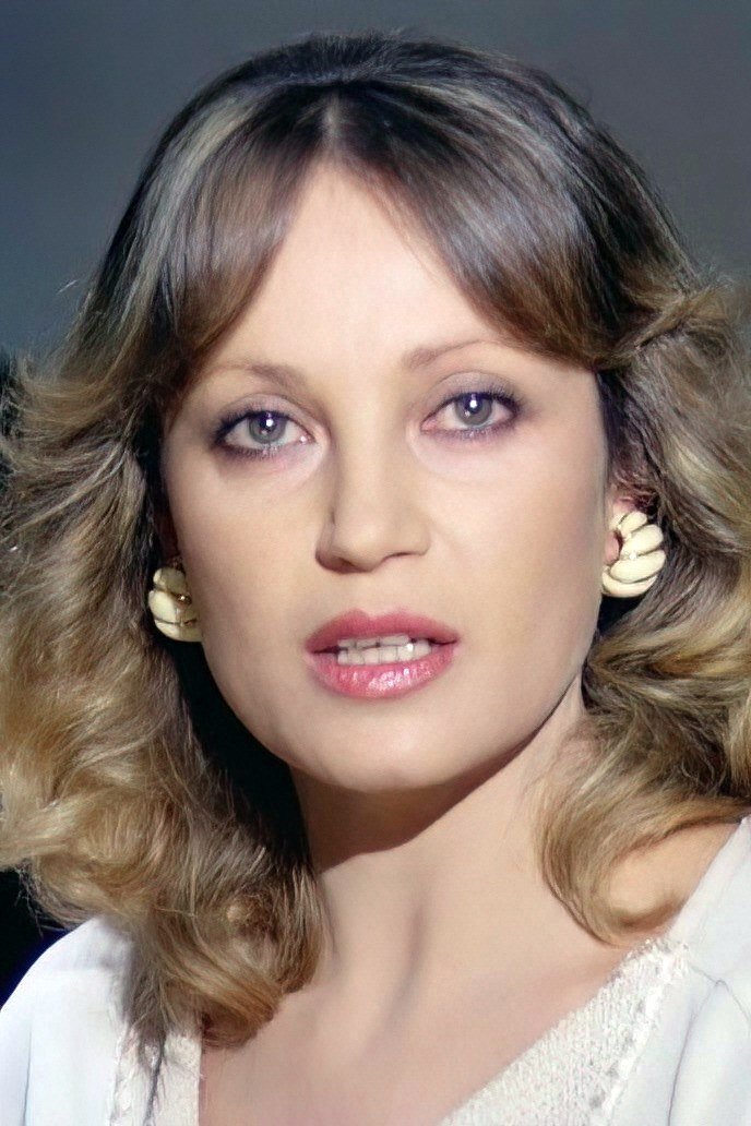 Anna Zinnemann backdrop