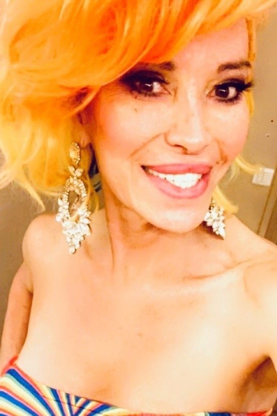 Tonya Loren backdrop