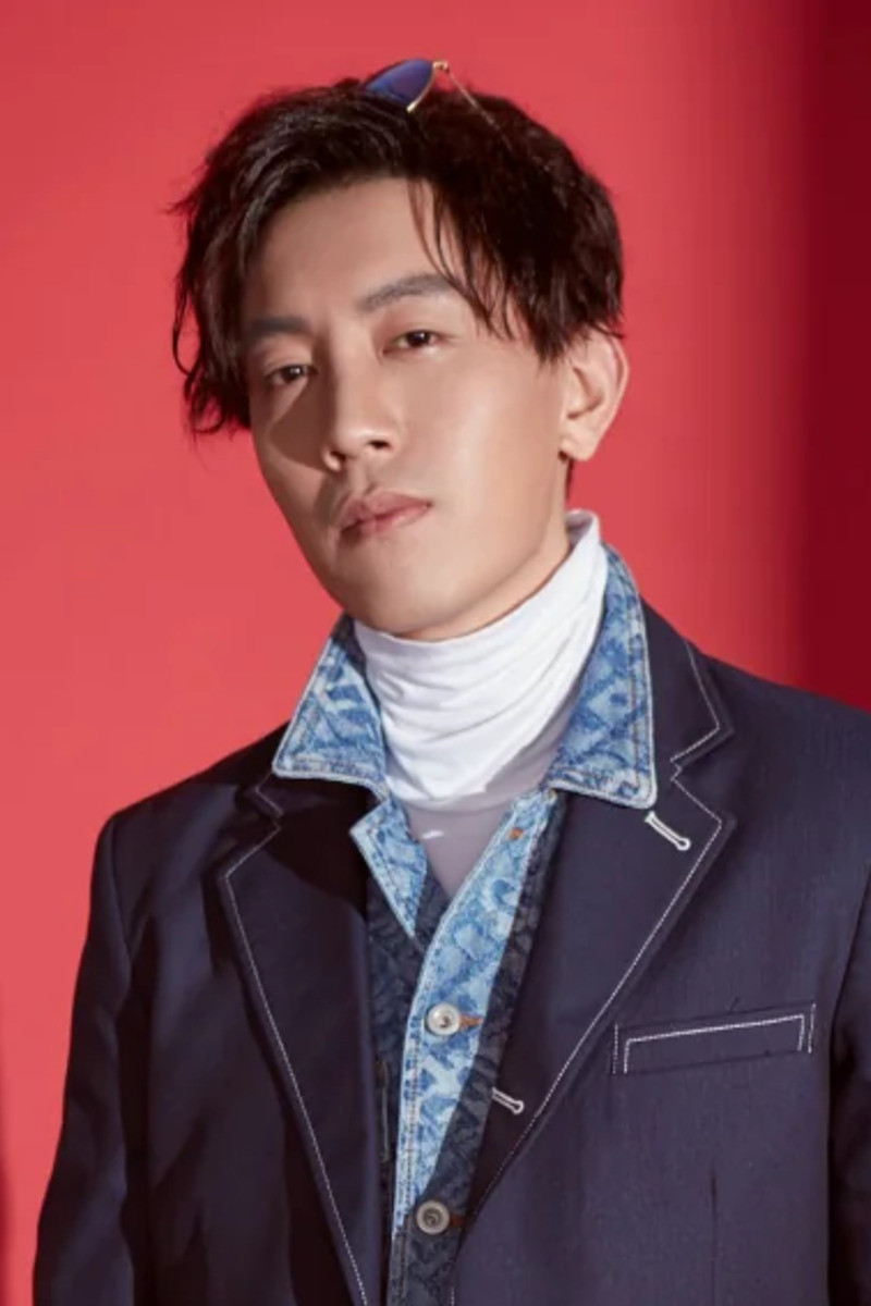 Bai Shaowei backdrop