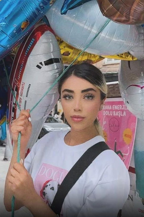 Taraneh Ziaee backdrop