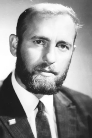 Viktor Tregubovich backdrop