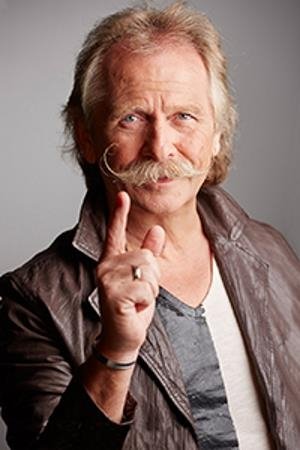 Henning Krautmacher backdrop