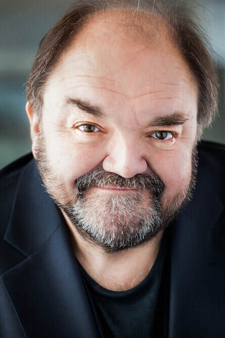 Benoît Dagenais backdrop