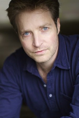 Nadir Legrand backdrop