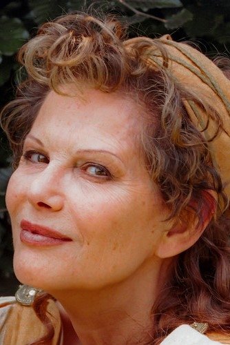 Maïté Nahyr backdrop