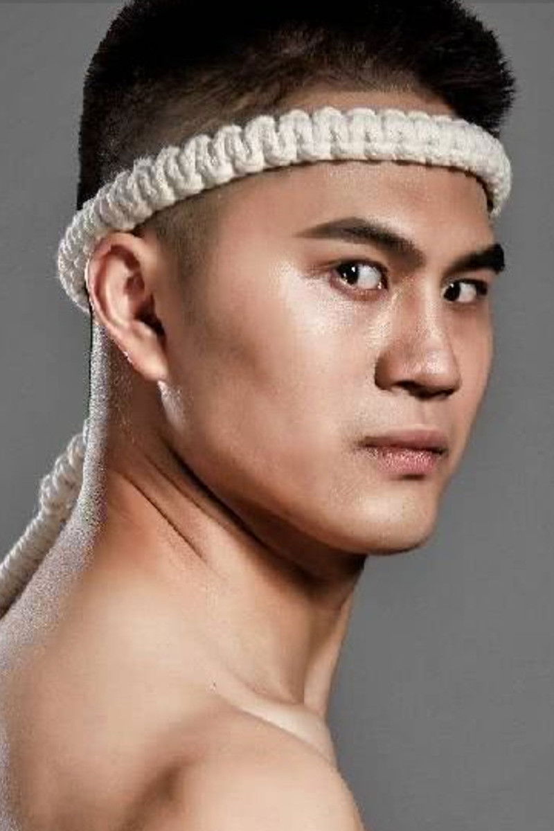 Wang Haochi backdrop