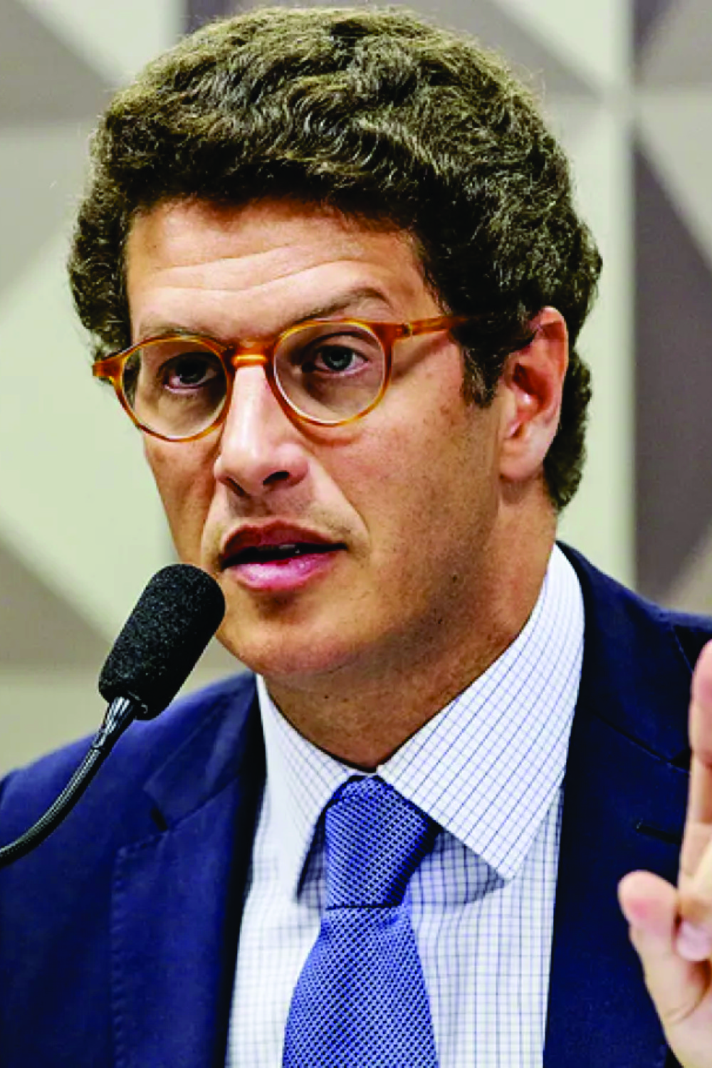 Ricardo Sales backdrop