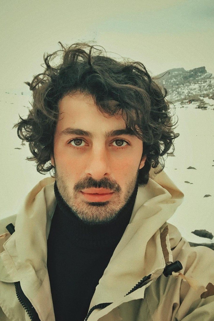 Soran Ebrahim backdrop